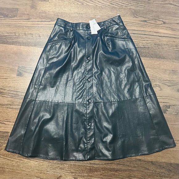 NWT Banana Republic Black Faux Leather Midi Skirt Size 4 - Picture 1 of 6